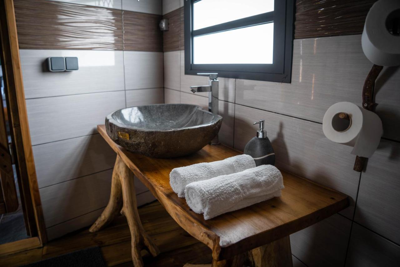 Les Hebergements Au Dy-Na Petite Île Extérieur photo
